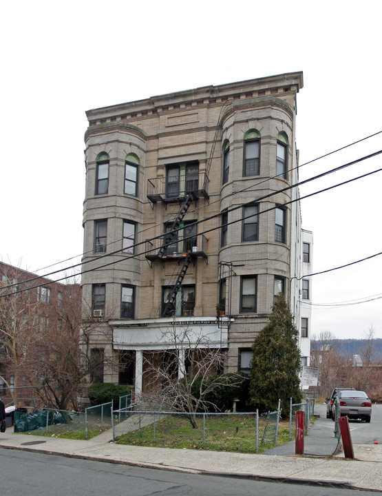 87 N Broadway in Yonkers, NY - Building Photo