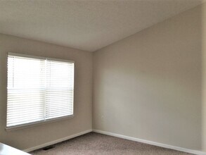2776 Shamu Dr in Hebron, KY - Building Photo - Building Photo