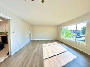 1110 W 3rd St in Benicia, CA - Building Photo - Building Photo
