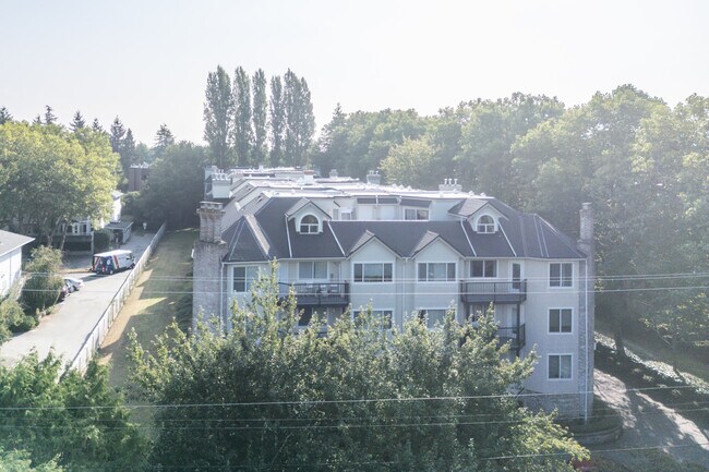 Parc Ellisse in Richmond, BC - Building Photo - Building Photo