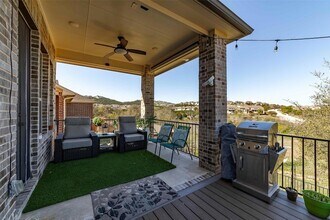 17821 Limestone Spring Ln in The Hills, TX - Foto de edificio - Building Photo