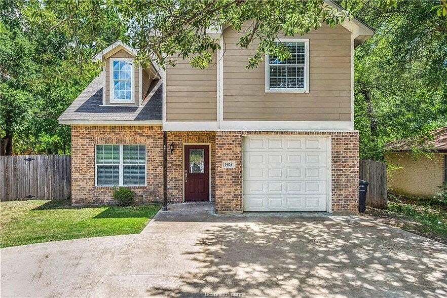 1403 Medina Dr in College Station, TX - Foto de edificio