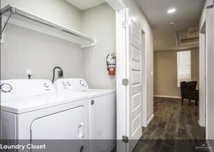 2021 Stardust Ln, Unit 4 in Edinburg, TX - Building Photo - Building Photo