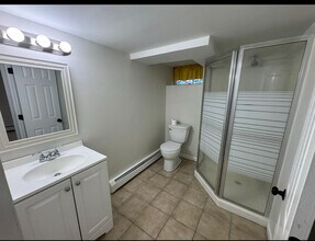 522 Bayport Ave, Unit Apartment in Bayport, NY - Foto de edificio - Building Photo