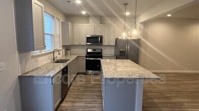 767 Creekway Dr in Fuquay Varina, NC - Building Photo - Building Photo