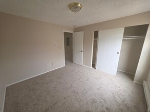 2410 S I St, Unit 3 in Tacoma, WA - Foto de edificio - Building Photo