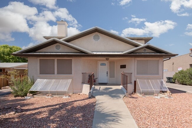 337 W 1st S St in Mesquite, NV - Building Photo - Building Photo