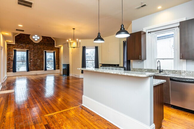 257 S Limestone in Lexington, KY - Building Photo - Building Photo