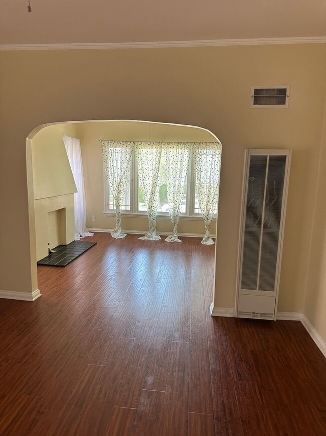 property at 1166 N Raymond Ave