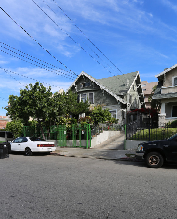 2969 Francis Ave in Los Angeles, CA - Building Photo