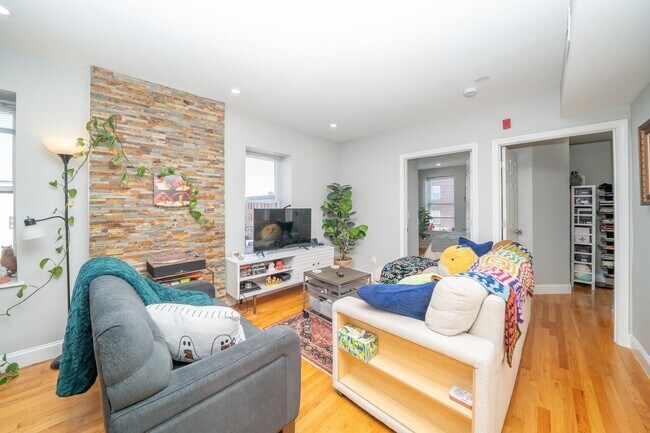 28 Chelsea St