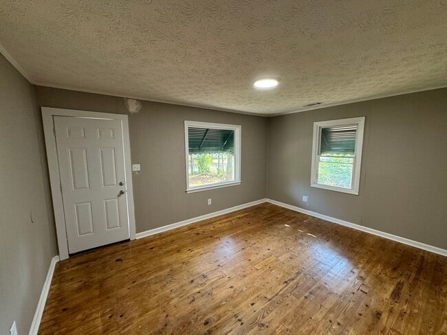 1102 Dewey St in Griffin, GA - Building Photo - Building Photo