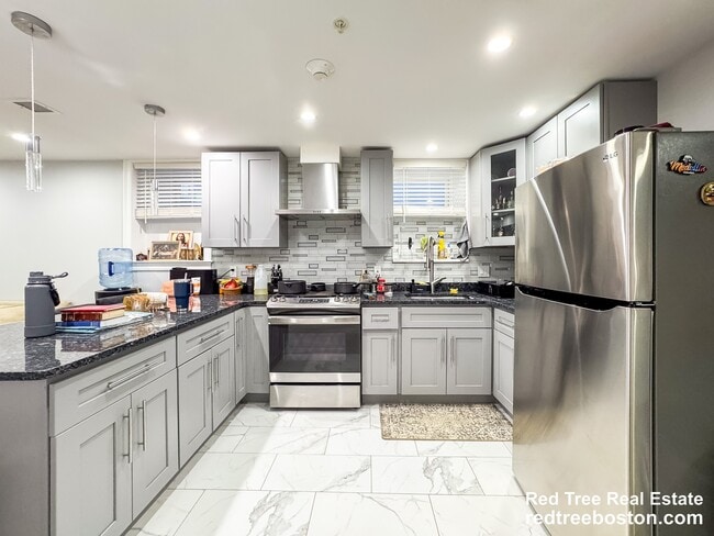 62 Hecla St, Unit B in Boston, MA - Building Photo - Building Photo