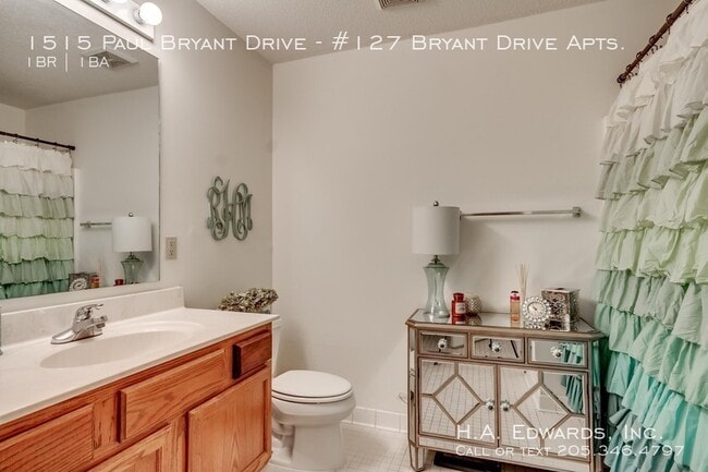1515 Paul Bryant Dr in Tuscaloosa, AL - Building Photo - Building Photo