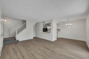 8223 N 34th Dr in Phoenix, AZ - Building Photo