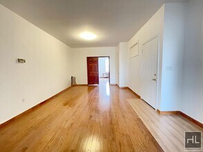 3 AVENUE in Brooklyn, NY - Foto de edificio - Building Photo