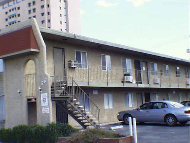 Lakes Residency Apartments in Las Vegas, NV - Foto de edificio - Building Photo