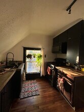 1841 1/2 Highland Ave, Unit 1841 Highland in Burlington, IA - Foto de edificio - Building Photo