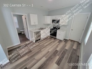 302 Cartier St in Manchester, NH - Building Photo - Building Photo