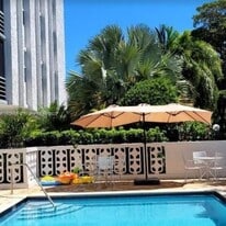 2425 NE 135th St in North Miami, FL - Building Photo