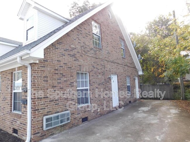 309 W Madison Ave in Athens, TN - Foto de edificio - Building Photo