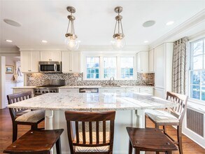 99 Thayer Rd in Manhasset, NY - Building Photo - Building Photo