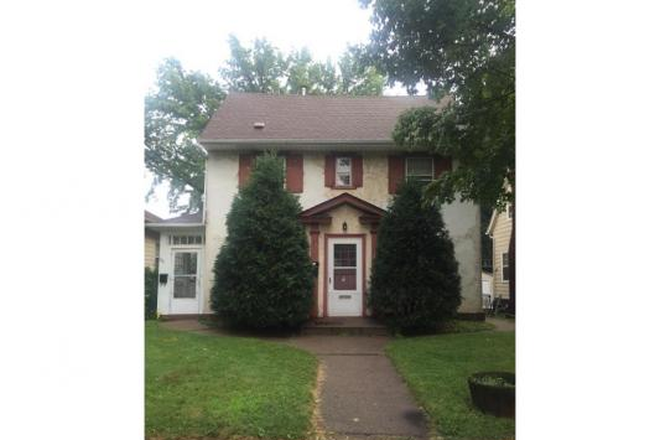 1849 Saint Clair Ave, Unit St Thomas MacGrove Duplex in St. Paul, MN - Building Photo