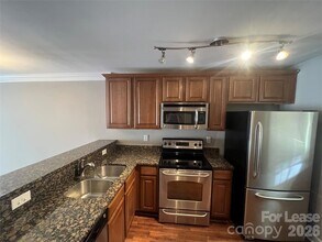 1336 Green Oaks Ln in Charlotte, NC - Foto de edificio - Building Photo