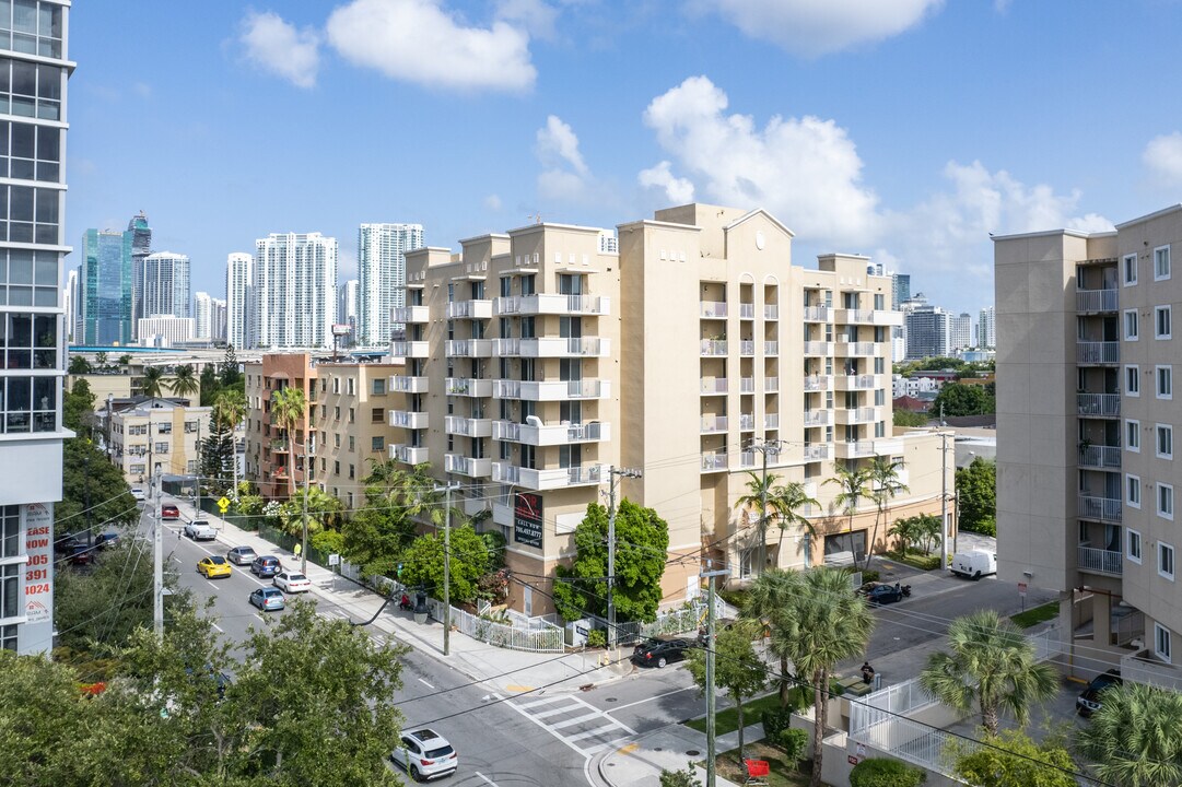 119 SW 6th Ave in Miami, FL - Building Photo