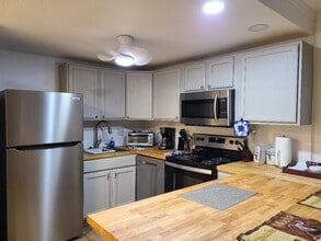 2100 Kanawha Ave SE, Unit 210 in Charleston, WV - Building Photo - Building Photo