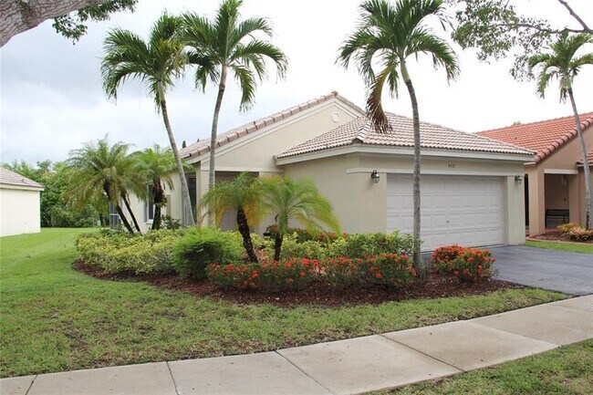 4421 Mahogany Ridge Dr in Weston, FL - Building Photo - Building Photo