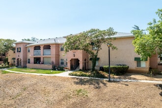 Sierra View Gardens in Palmdale, CA - Foto de edificio - Building Photo