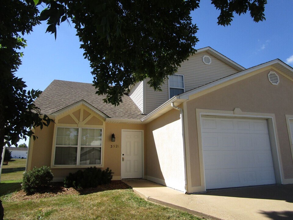 3519-3521-3521 Prescott Dr in Columbia, MO - Building Photo