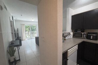 2536 NW 24th St in Miami, FL - Building Photo - Building Photo