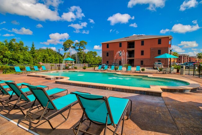 Oceanaire Apartments in Biloxi, MS - Foto de edificio - Building Photo