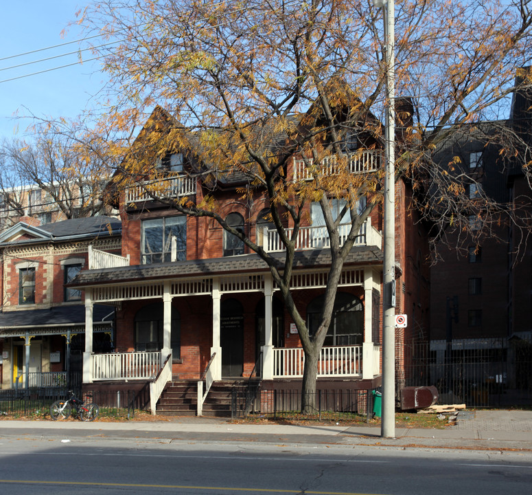 William Denison Apartments in Toronto, ON - Building Photo