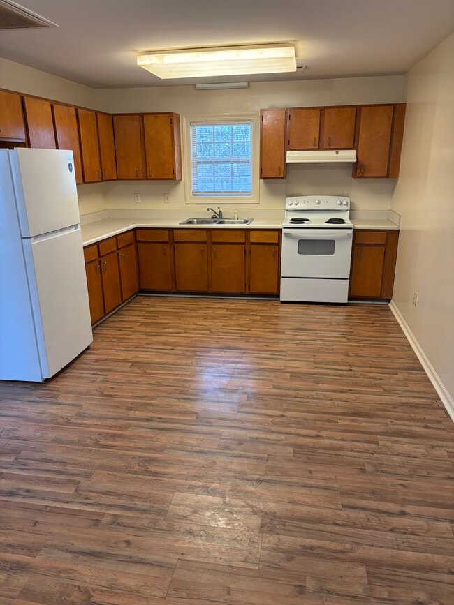 212 Samaritan Dr, Unit 211A in Laurens, SC - Building Photo - Building Photo