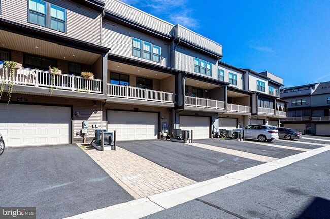 43469 Grandmoore St in Ashburn, VA - Foto de edificio - Building Photo