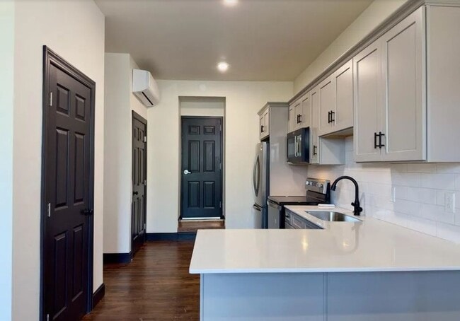 property at 709 N Duke St