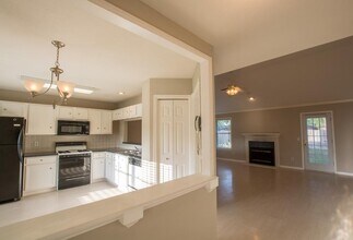 18711 Yaupon Trail in Atascocita, TX - Building Photo - Building Photo