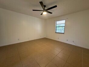 1686 SE Trumpet Ln in Port St. Lucie, FL - Building Photo - Building Photo