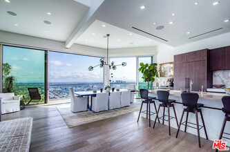 8572 Hillside Ave in Los Angeles, CA - Building Photo - Building Photo