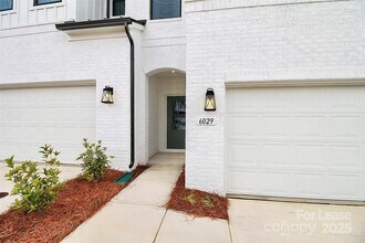 6029 Mariemont Cir in Charlotte, NC - Building Photo - Building Photo