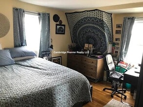 13 Charnwood Rd, Unit 3 in Somerville, MA - Foto de edificio - Building Photo