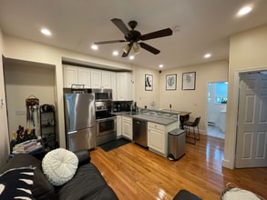 2 Centre St Terrace in Boston, MA - Building Photo - Building Photo
