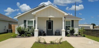1205 Sweet Laurel St in Foley, AL - Building Photo