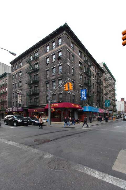 58-60 Elizabeth St in New York, NY - Foto de edificio