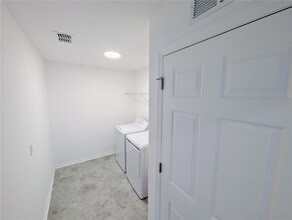 2944 Autumn Rock Dr in Zephyrhills, FL - Building Photo - Building Photo