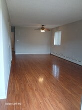 11 Parkside Ct in Vernon Hills, IL - Building Photo - Building Photo