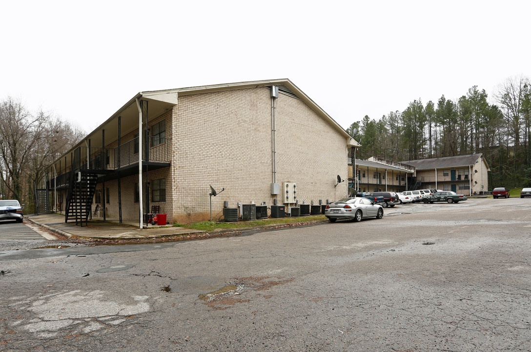 Lakewood Apartments in Durham, NC - Building Photo